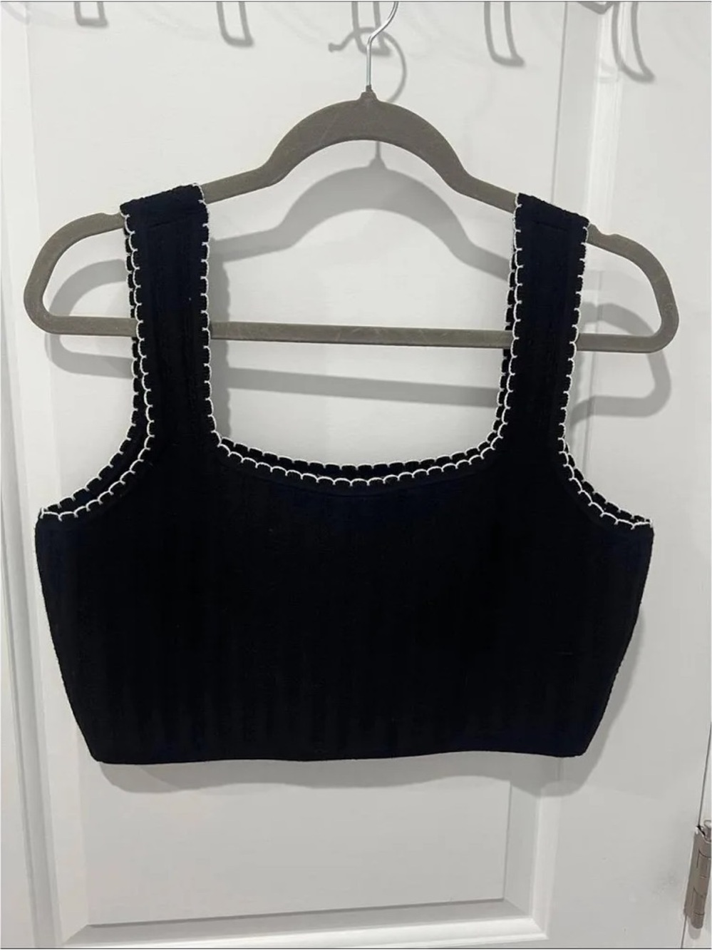 Club Monaco Black Cropped Knit Tank with White Scallop Trim